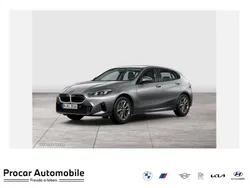 Grau Neu 2025 BMW 120 Kleinwagen | 34.250 € (Guter Preis)