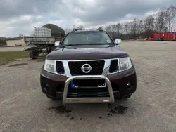 Braun Gebraucht 2011 Nissan Navara Abholung | 13.000 € (Fairer Preis)