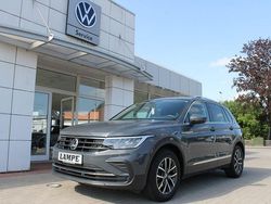Grau Gebraucht 2021 VW Tiguan Life SUV | 27.880 € (Fairer Preis)