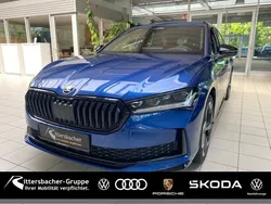 (atlantikblau metallic) Neu 2025 Skoda Superb SportLine Kombi | 51.990 € (Fairer Preis)
