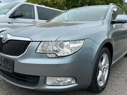 Grau Gebraucht 2010 Skoda Superb Comfort Kombi | 5.990 € (Fairer Preis)