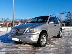 Silber Gebraucht 2005 Mercedes ML270 Edition SUV | 5.500 € (Etwas zu teuer)