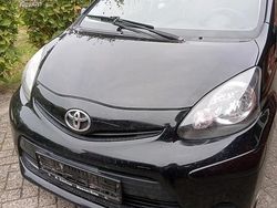 Schwarz Gebraucht 2013 Toyota Aygo Kleinwagen | 3.900 € (Fairer Preis)