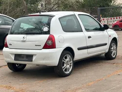 Weiß Gebraucht 2009 Renault Clio II Kleinwagen | 950 € (Superpreis)