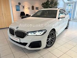 Alpinweiss iii Gebraucht 2021 BMW 520 M Sport Kombi | 30.990 € (Fairer Preis)