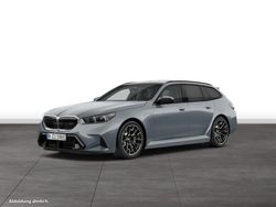Grau Gebraucht 2024 BMW M5 Kombi | 142.370 €