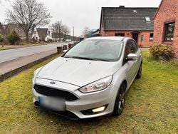 Silber Gebraucht 2016 Ford Focus Limousine | 6.600 € (Fairer Preis)