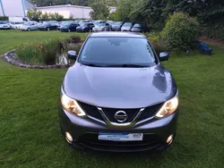 Grau Gebraucht 2015 Nissan Qashqai 360º SUV | 8.990 € (Fairer Preis)