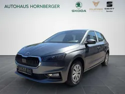 Graphitegrau metallic Neu 2025 Skoda Fabia Essence Kleinwagen | 19.490 € (Guter Preis)