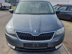 Grau Gebraucht 2014 Skoda Rapid Kombi | 6.390 € (Fairer Preis)