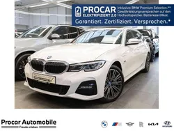 Weiß Gebraucht 2022 BMW 330e M Sport Kombi | 32.980 € (Guter Preis)