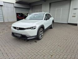 Weiß Gebraucht 2022 Mazda MX30 SUV | 19.990 € (Etwas zu teuer)