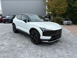 Weiß Neu 2025 Volvo EX30 CC Performance SUV | 54.990 € (Etwas zu teuer)