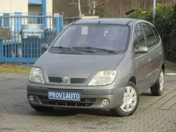 Grau Gebraucht 2002 Renault Scénic Van / Kleinbus | 450 € (Superpreis)
