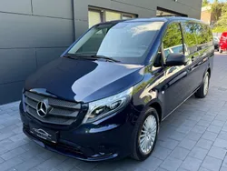 Blau Gebraucht 2017 Mercedes Vito Edition Van / Kleinbus | 37.900 €