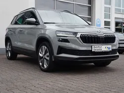 Grau Gebraucht 2022 Skoda Karoq Style SUV | 22.500 € (Fairer Preis)