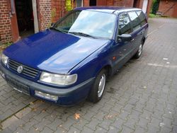 Blau Gebraucht 1993 VW Passat Kombi | 2.300 €