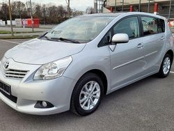Silber Gebraucht 2011 Toyota Verso Life Van / Kleinbus | 6.490 € (Fairer Preis)
