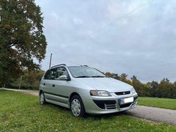 Grau Gebraucht 2004 Mitsubishi Space Star Van / Kleinbus | 2.995 € (Teuer)