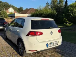 Weiß Gebraucht 2016 VW Golf VII LOUNGE Limousine | 7.999 € (Fairer Preis)