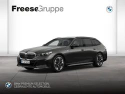 Grau Gebraucht 2024 BMW 520 M Sport Kombi | 58.990 €