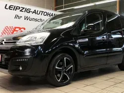 Schwarz Gebraucht 2017 Citroën Berlingo SELECTION Van / Kleinbus | 13.374 € (Teuer)