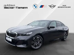 Sophistograu brillanteffekt Gebraucht 2024 BMW 540 M Sport Limousine | 69.897 €
