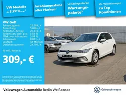 Oryxweiß perlmutteffekt Gebraucht 2023 VW Golf VIII Life Limousine | 25.289 € (Fairer Preis)