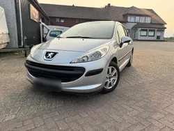Grau Gebraucht 2009 Peugeot 207 Coupé | 2.400 € (Superpreis)