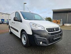 Weiß Gebraucht 2018 Peugeot Partner Premium Van / Kleinbus | 6.998 € (Fairer Preis)