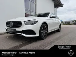 Weiß Gebraucht 2023 Mercedes E300 Limousine | 41.740 €