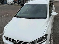 Weiß Gebraucht 2015 VW Golf Sportsvan Highline Van / Kleinbus | 11.500 € (Fairer Preis)