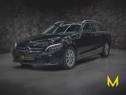 Obsidianschwarz metallic Gebraucht 2019 Mercedes C200 Avantgarde Kombi | 23.333 € (Superpreis)