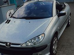 Silber Gebraucht 2002 Peugeot 206 CC Platinum Cabrio | 1.399 € (Fairer Preis)