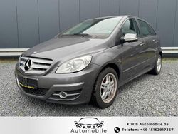 Grau Gebraucht 2011 Mercedes B200 Van / Kleinbus | 3.800 € (Superpreis)