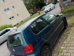 Blau Gebraucht 2000 VW Polo Limousine | 450 € (Guter Preis)