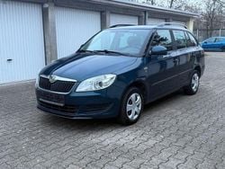 Blau Gebraucht 2012 Skoda Fabia Ambition Kombi | 2.799 € (Guter Preis)