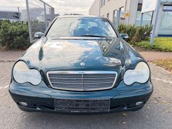 Grün Gebraucht 2003 Mercedes C200 Classic Limousine | 2.399 € (Fairer Preis)