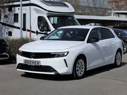 Jade weiß Gebraucht 2024 Opel Astra Enjoy Limousine | 20.480 € (Guter Preis)