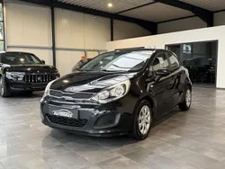 Schwarz Gebraucht 2012 Kia Rio Attract Limousine | 2.590 € (Fairer Preis)