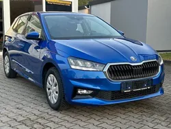 Blau Gebraucht 2023 Skoda Fabia Ambition Limousine | 15.990 € (Guter Preis)