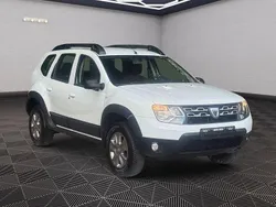 Weiß Gebraucht 2015 Dacia Duster Lauréate SUV | 7.390 € (Fairer Preis)