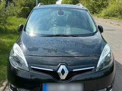 Schwarz Gebraucht 2014 Renault Scénic III Bose Edition Van / Kleinbus | 13.600 €