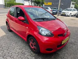 Rot Gebraucht 2010 Toyota Aygo Kleinwagen | 2.990 € (Fairer Preis)