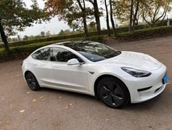 Weiß Gebraucht 2020 Tesla Model 3 Standard Range Limousine | 21.900 € (Guter Preis)