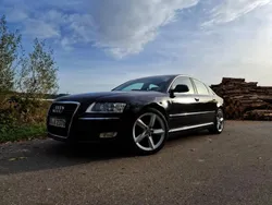Schwarz Gebraucht 2010 Audi A8 Limousine | 8.900 €