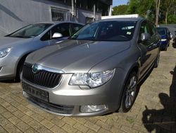 Cappuccinobeige metallic Gebraucht 2009 Skoda Superb Elegance Limousine | 8.200 € (Fairer Preis)