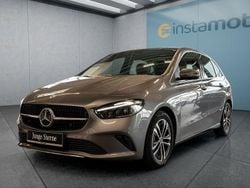 Grau Gebraucht 2024 Mercedes B250 Van / Kleinbus | 34.949 € (Superpreis)