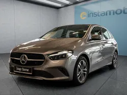 Grau Gebraucht 2024 Mercedes B250 Van / Kleinbus | 36.849 € (Guter Preis)
