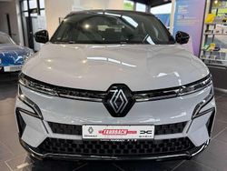 Grau kqj + schwarz gne Gebraucht 2023 Renault Mégane Techno Kleinwagen | 41.400 €